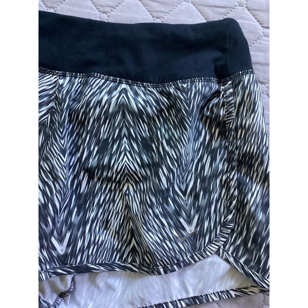 Nike Dri Fit Women‎ Size Med Running Shorts - Picture 2 of 9